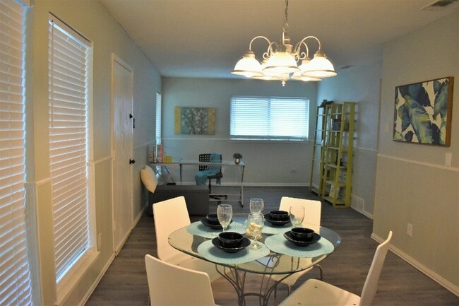 Photo - 1300 Milam Way House