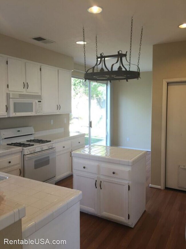 Foto del edificio - 3 br, 2.5 bath House - 33020 Harmony Lane