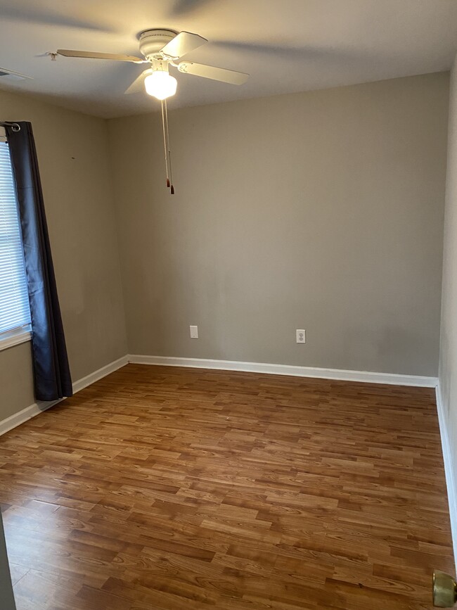 Front bedroom 1 - 1851 Trailwood Heights Ln