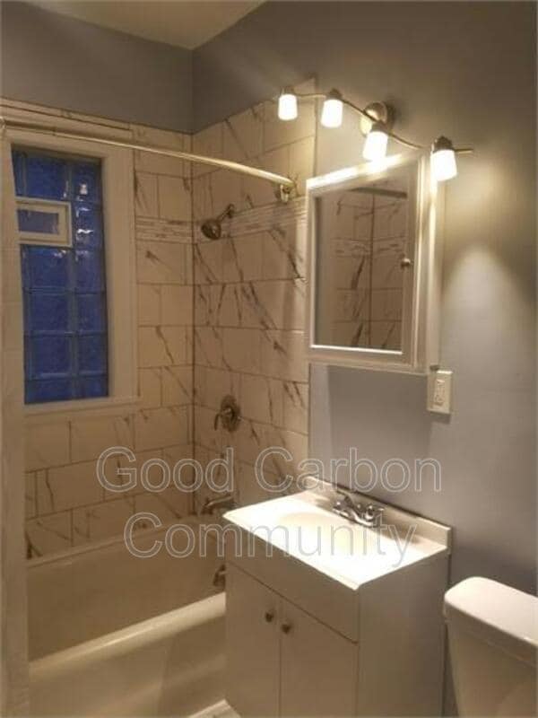 Building Photo - 77 Richmond Ave