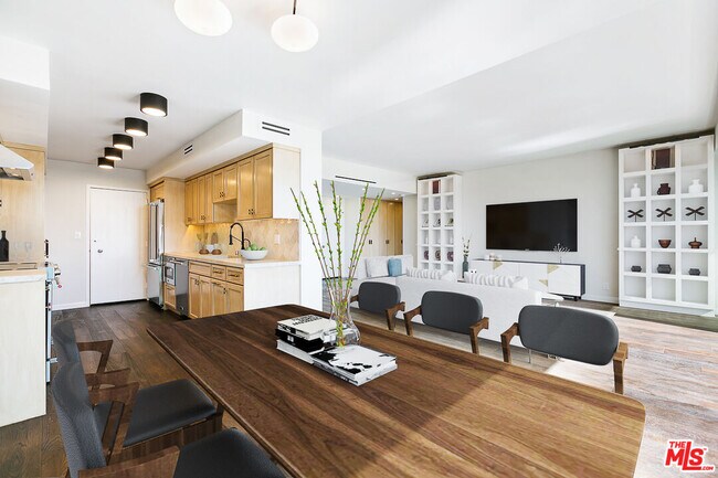 Foto del edificio - 818 N Doheny Dr #604