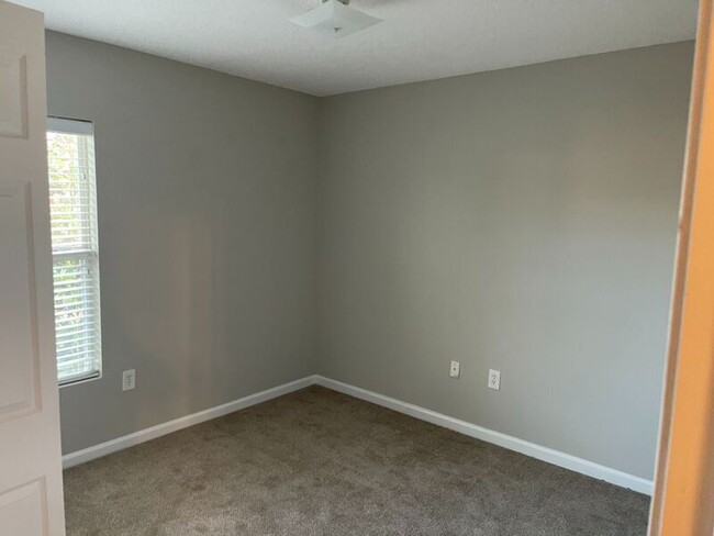Building Photo - 9575 Amarante Cir