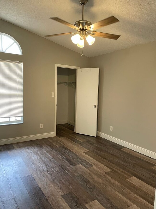 Building Photo - 3Bdrm 2Bath Villa -- Gated Community of Harbor Town