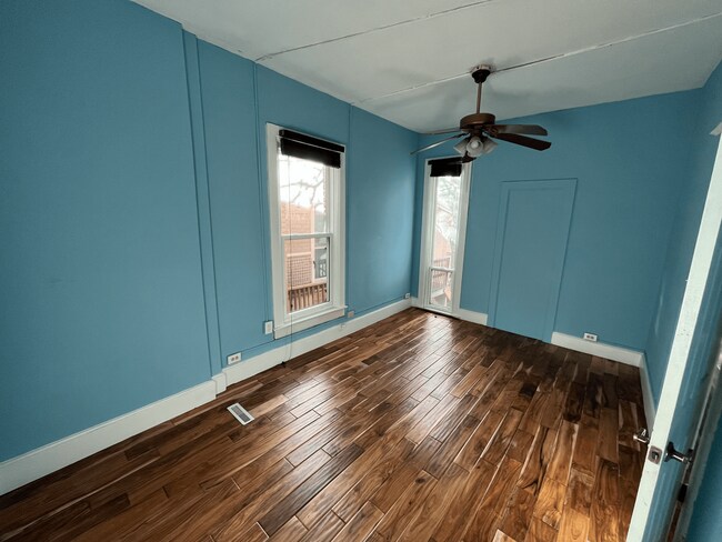 Foto del edificio - $1000 Move in Special - Beautiful 2 bed 1 bath in unit W/D, renovated kitchen, walkability!
