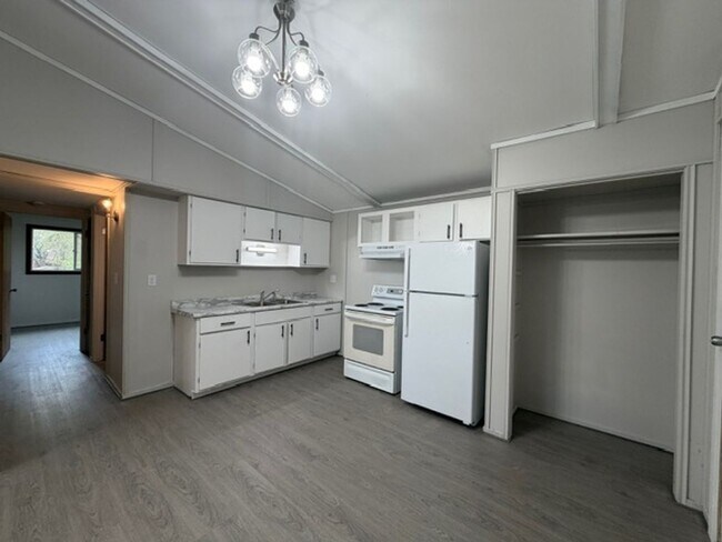 Foto del edificio - 610 28th Ave N