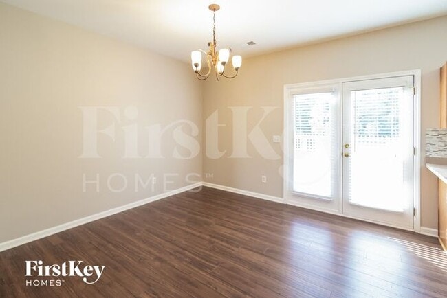 Building Photo - 216 Pimpernel St