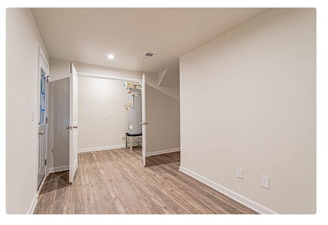 Building Photo - 406 Brookshade Way