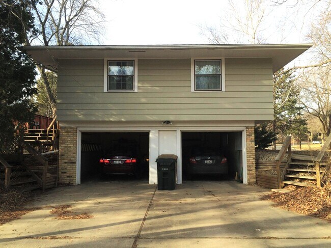 Foto del edificio - 1522 Cameron Dr