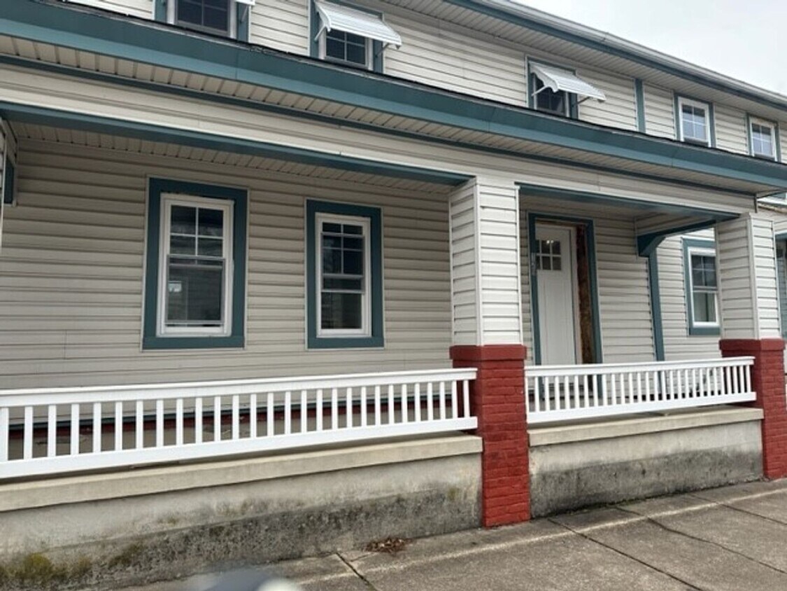 Primary Photo - 129 E Market St