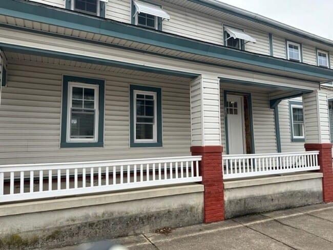 Building Photo - 129 E Market St
