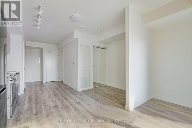Building Photo - 223-2223 Redpath Ave