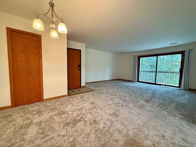 Foto del edificio - 7900 E Cedar Lake Dr