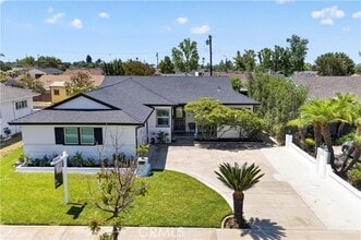 Building Photo - 1030 E Oakmont Ave