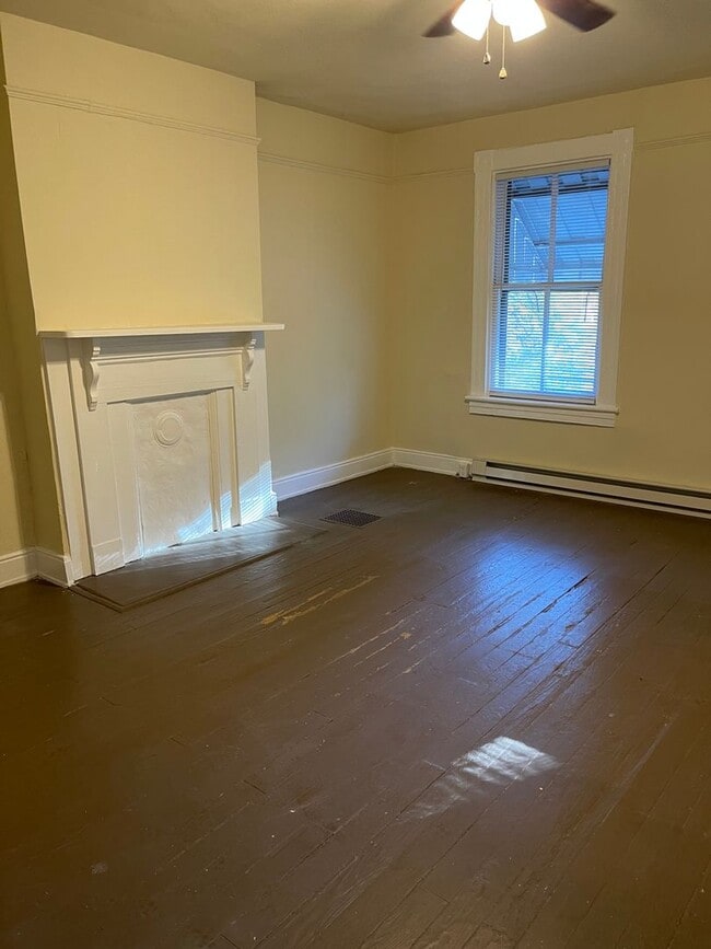 Foto del edificio - Large 3 bdrm/1 bath Home Within Walking Distance to VCU!