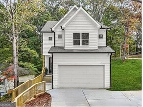 Building Photo - 3925 Pineshore Cir