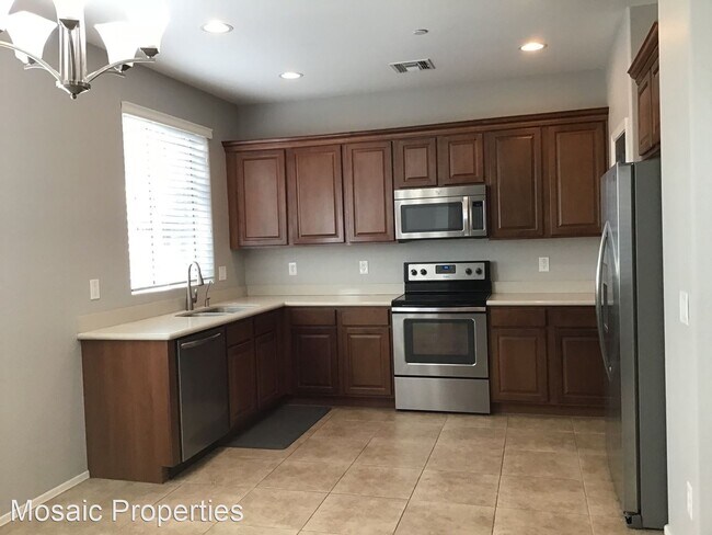 Building Photo - 3 br, 2 bath House - 2562 E Boston St.