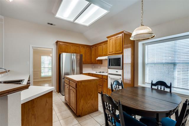 Foto del edificio - 6302 Hidden Springs Ln