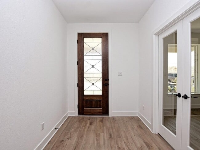 Building Photo - 920 Ray Berglund Blvd