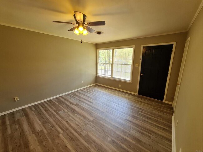 Foto del edificio - 1128 Karen Rd