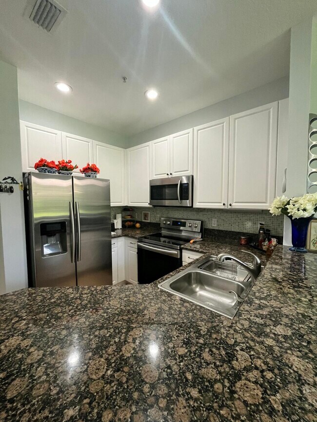 Foto del edificio - 4281 Coventry Pointe Way