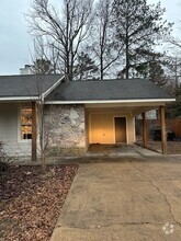 Building Photo - 3301 Whippoorwill Ln