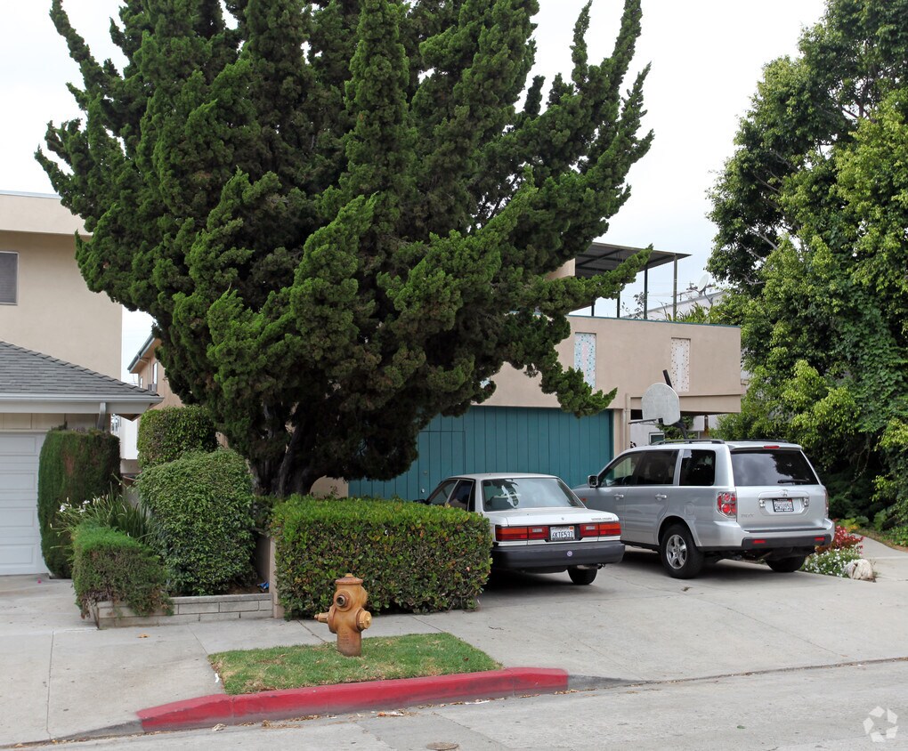 Primary Photo - 1823 Colby Ave