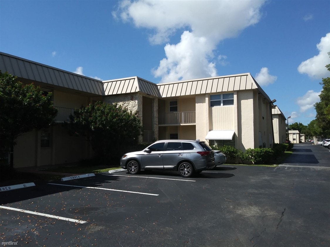 Building Photo - 2 br, 2 bath  - Trails End Villas