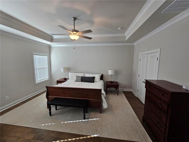 Building Photo - 637 Skytop Dr