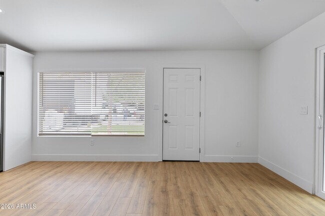 Foto del edificio - 2044 S Forest Ave
