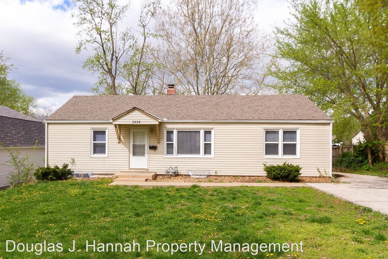 3 br, 2 bath House 5424 Ralston Ave. House Rental in Raytown, MO