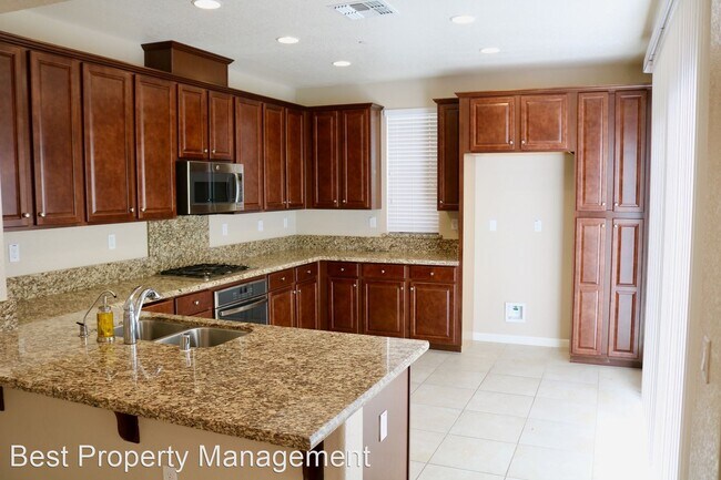Building Photo - 3 br, 2.5 bath House - 2106 Carrara St.