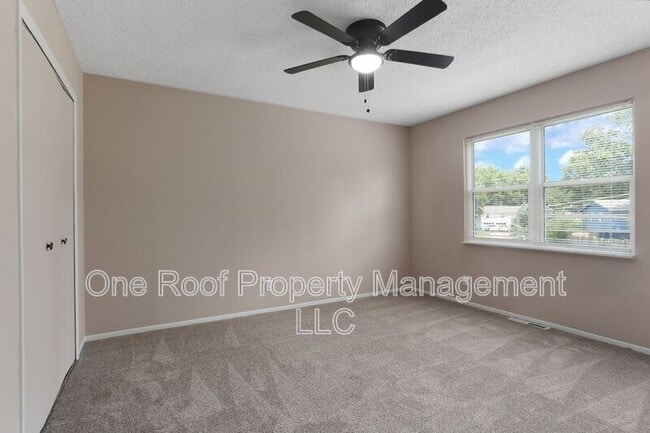 Building Photo - 701 Linwood Dr