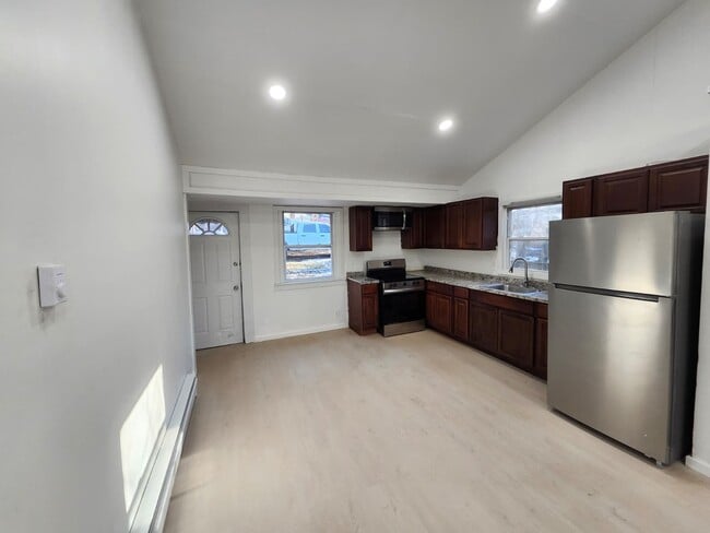 Building Photo - 2 Wildwood Trl