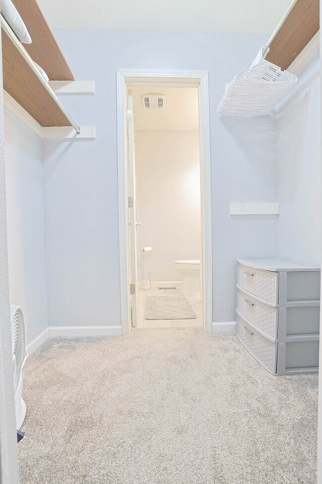 Foto del edificio - 7302 Huntsmen Cir