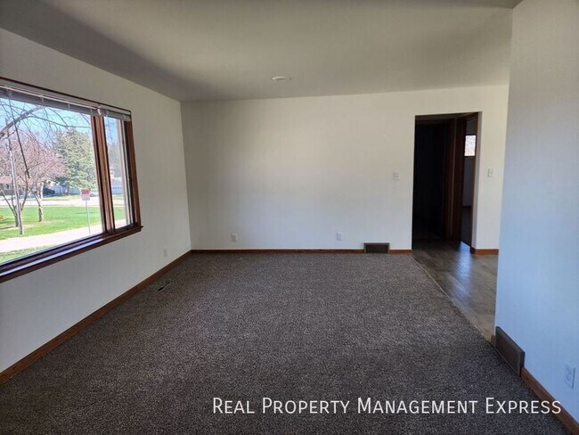 Foto del edificio - Spacious 2 Bedroom, 2 Bath Home in the Heart of Dell Rapids