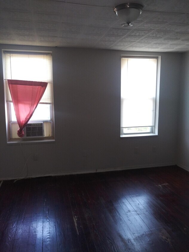 Primary Photo - 606 N Bouldin St