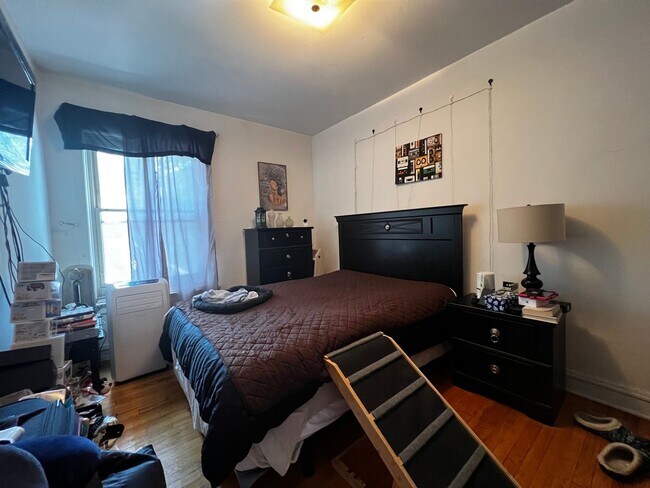 Foto del edificio - 1058 W Cornelia Ave