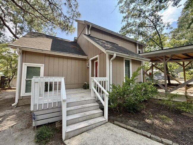 Foto del edificio - 5745 Waterwood Dr