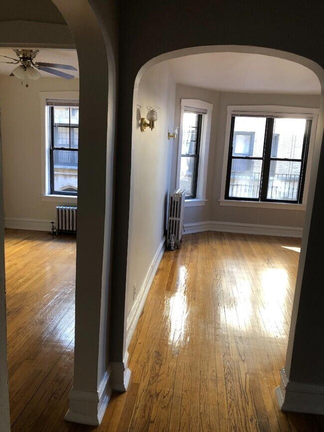 Foto del edificio - 6364 N Hermitage Ave