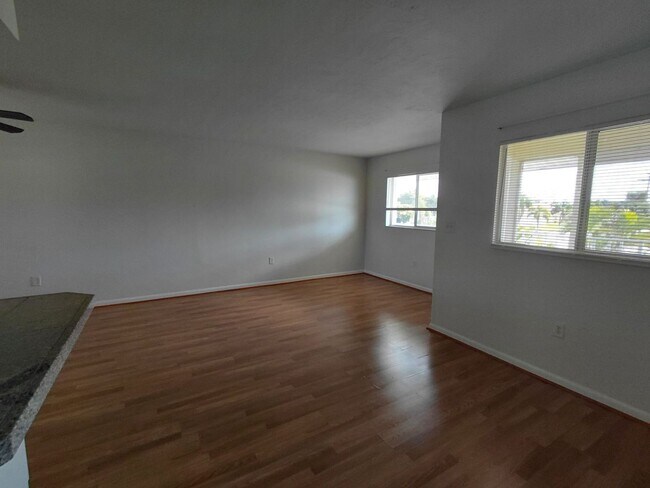 Building Photo - 5004 Chiquita Blvd S