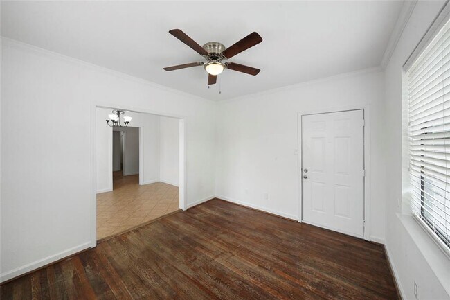 Building Photo - 406 Quitman St