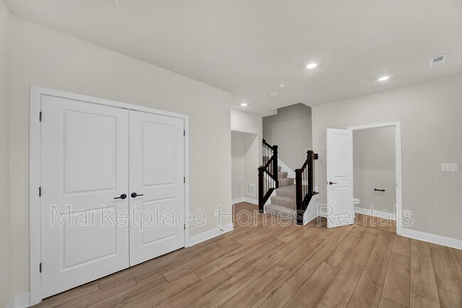 Building Photo - 4340 Roland Heights Ave
