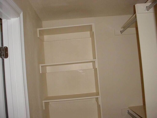 Master closet - 5582 W 190th St