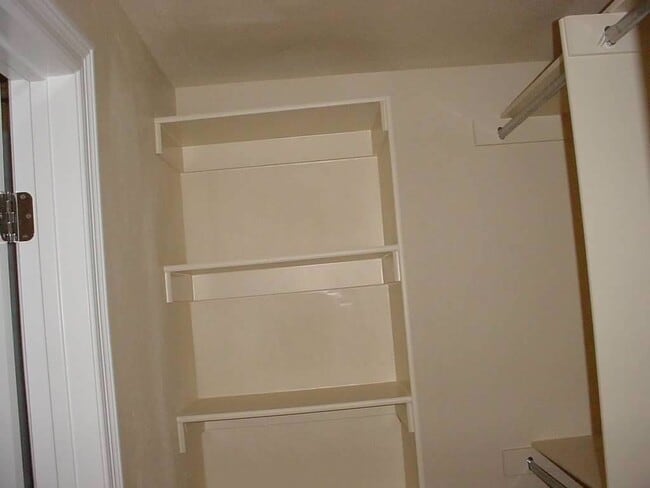 Master closet - 5582 W 190th St
