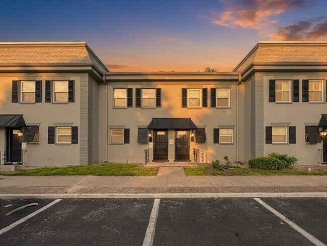 Foto del edificio - Modern & Bright Living in South Pasadena – Your Coastal Retreat!