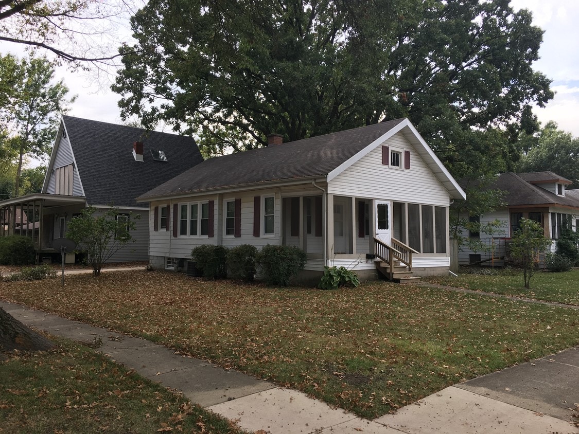 1701 W Church St, Champaign, IL 61821 House for Rent in Champaign, IL