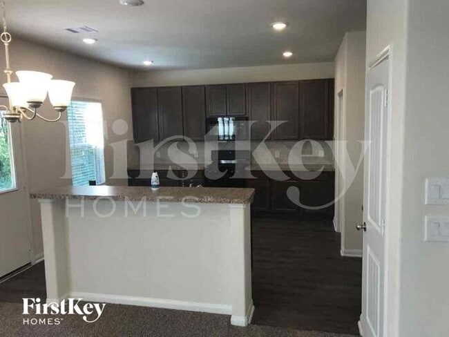 Building Photo - 6630 Blimp Base Blvd