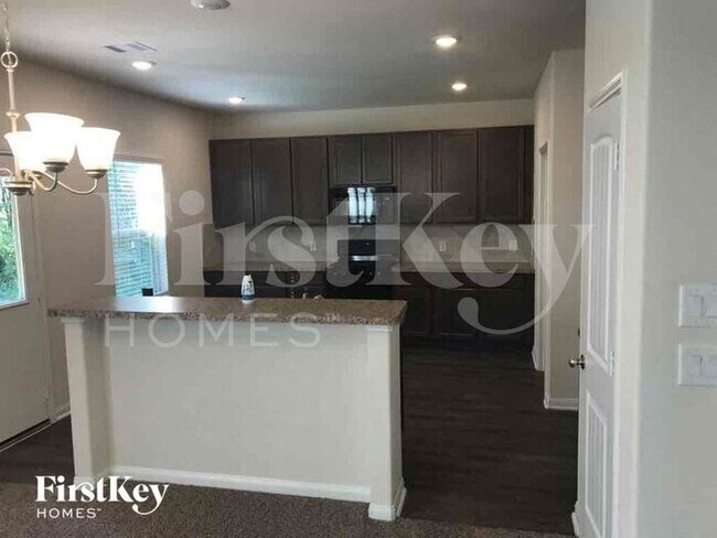 Foto del edificio - 6630 Blimp Base Blvd