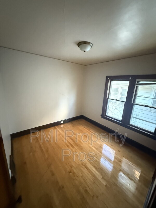 Foto del edificio - 2574 N 41st St