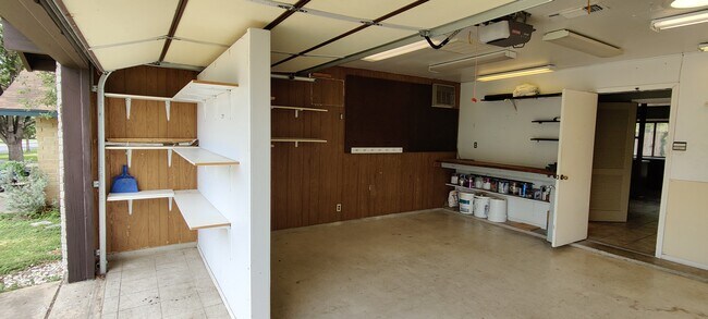 Garage - 8903 Briardale Dr